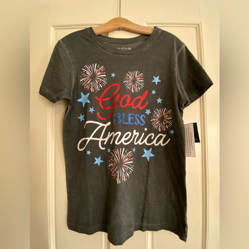 Patriotic T Shirt NWT
God Bless America